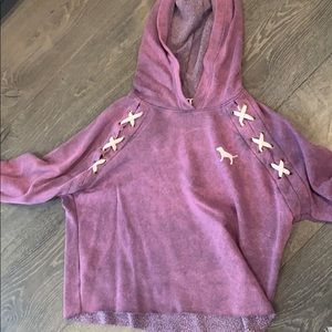 Super cute victoria’s secret long sleeve/hoodie